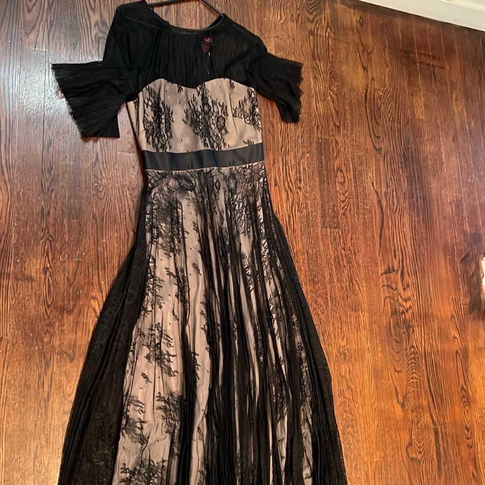 Shoshana Midnight black and beige maxi evening dress in size 4